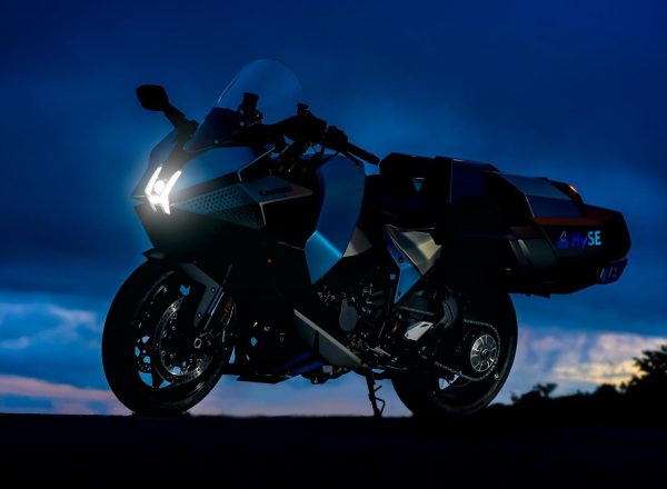 World’s First Public Demonstration of Hydrogen Engine Motorcycle