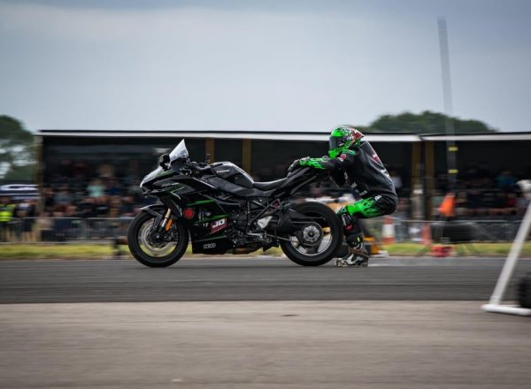 Kawasaki and JD Stunts Set New Guinness World Record